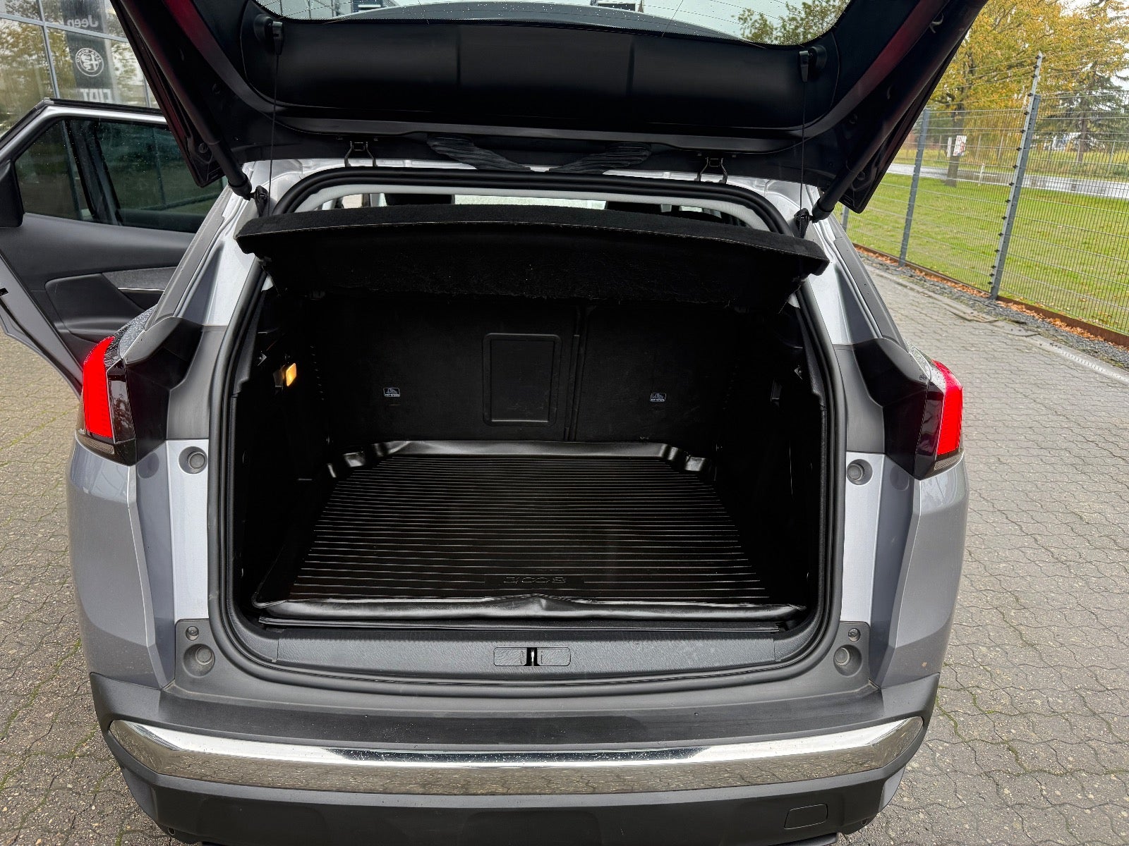 Peugeot 3008 Hybrid Allure LTD EAT8