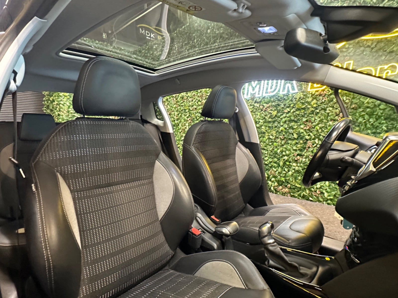 Billede af Peugeot 2008 1,2 e-THP 110 Allure Sky