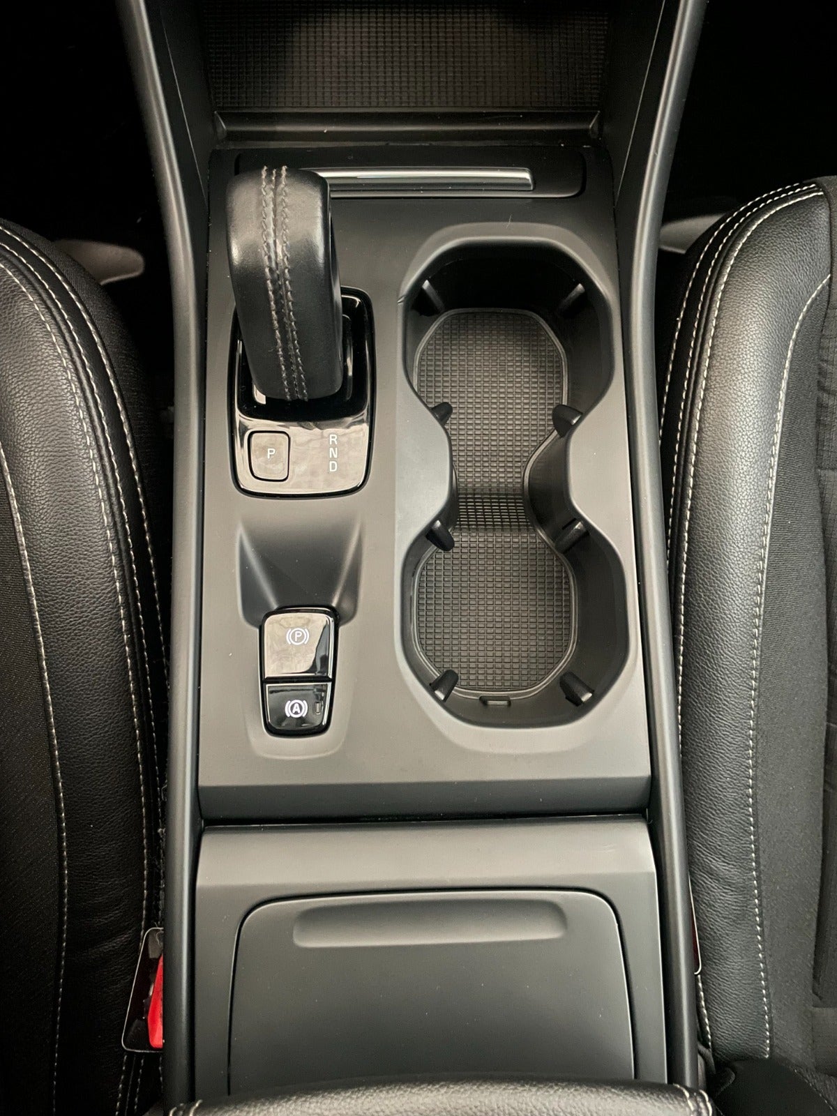 Billede af Volvo XC40 2,0 D4 190 Momentum aut. AWD