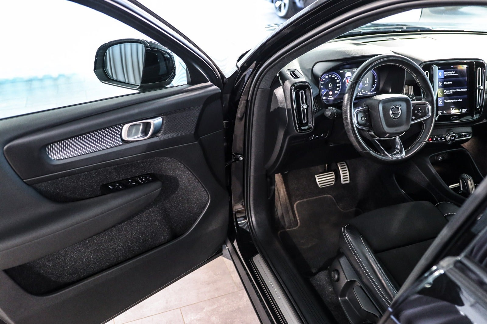 Billede af Volvo XC40 1,5 T4 ReCharge R-Design aut.