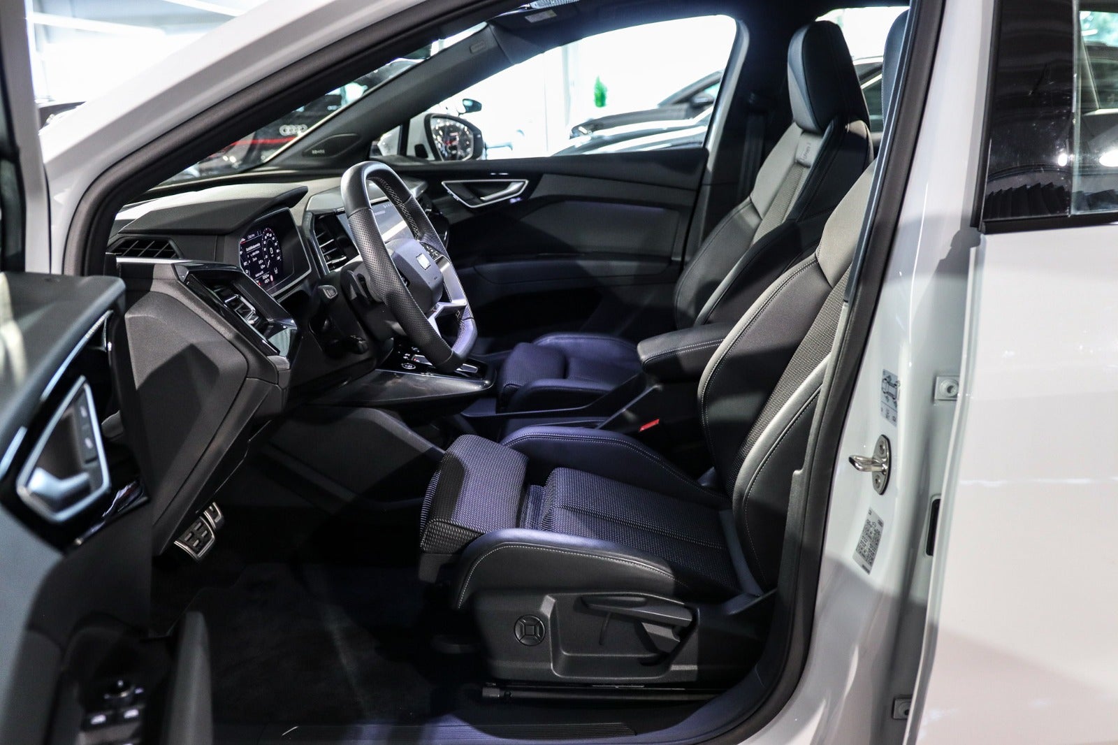 Billede af Audi Q4 e-tron 45 edition S-line