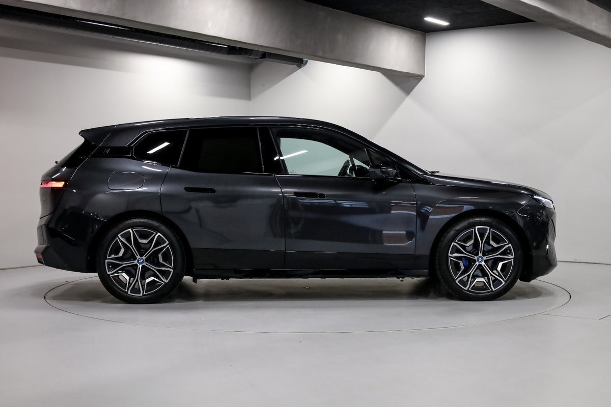 BMW iX xDrive40 Supercharged