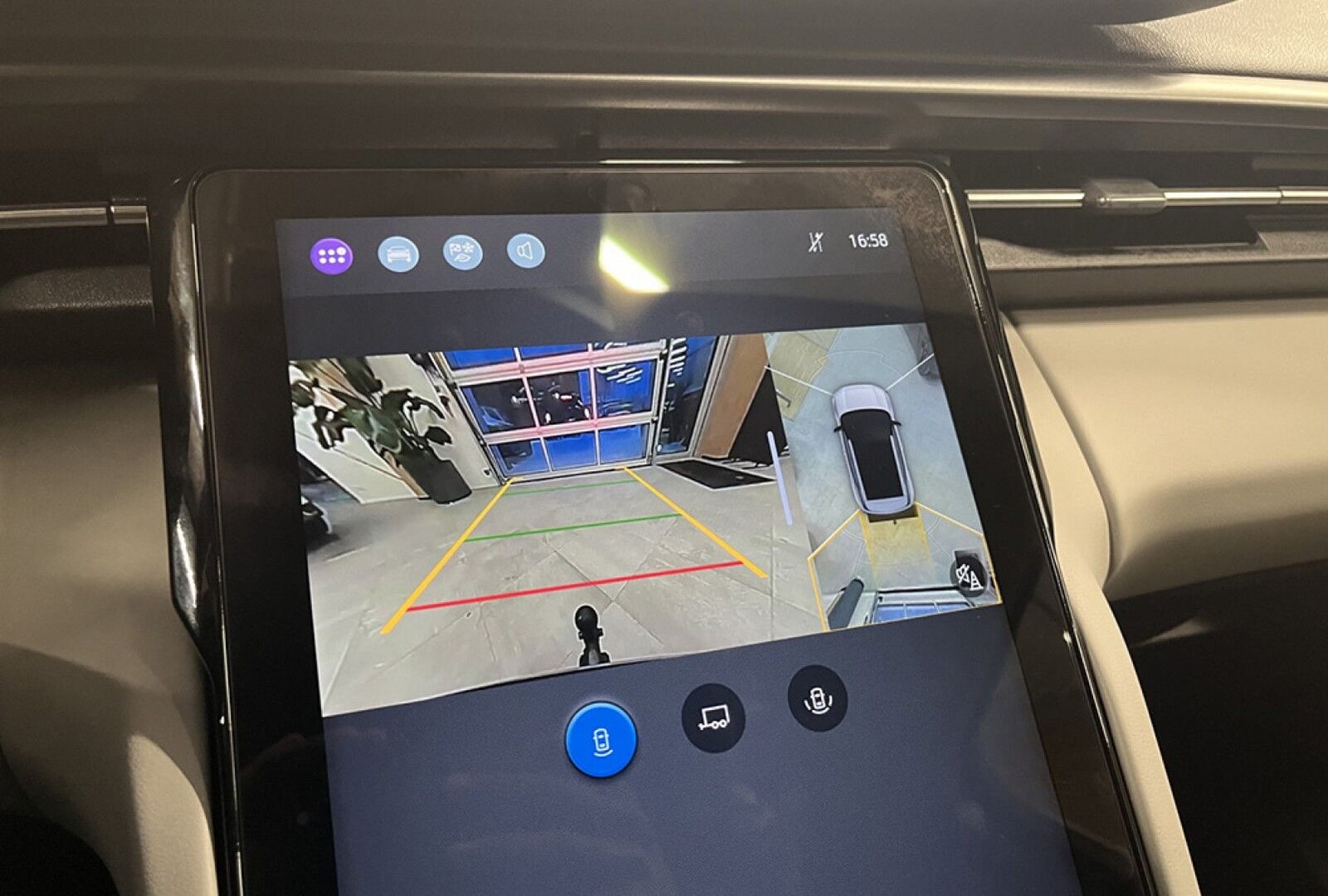 Ford Explorer Select Extended Range