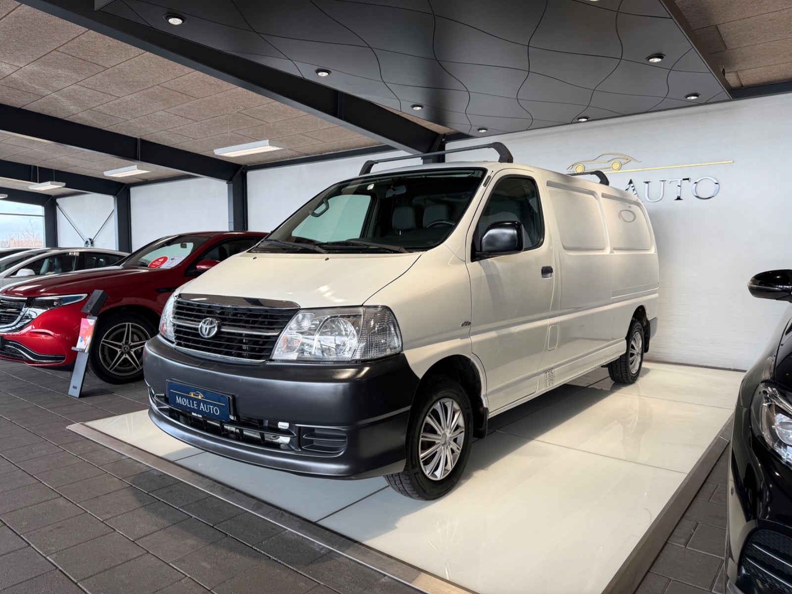 Billede af Toyota HiAce 2,5 D-4D 117 Komfort lang
