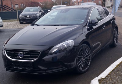 Volvo V40 CC 2,0 D3 150 Momentum aut. 5d