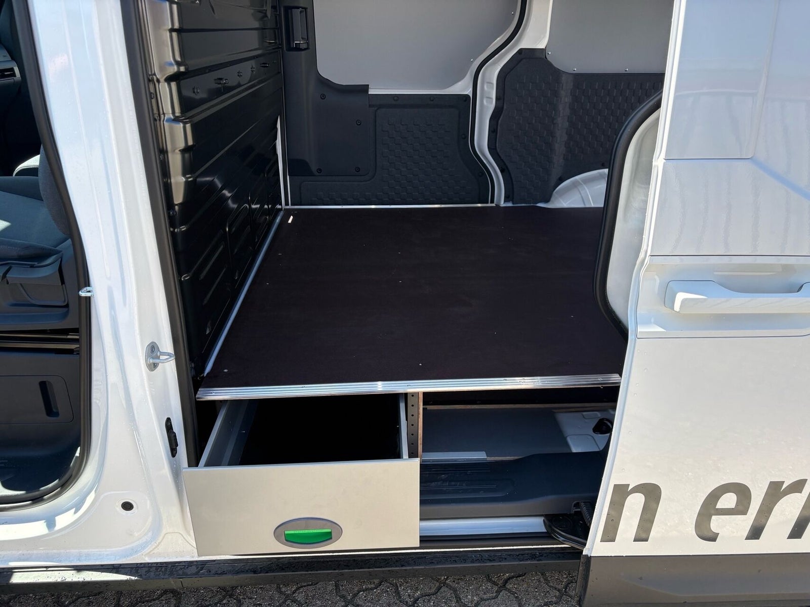 Kia PV5 Cargo L2H1 Long Range Work Pro