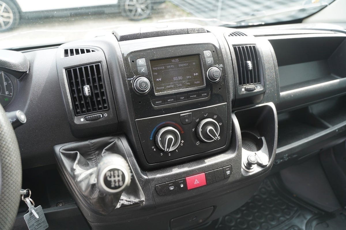 Billede af Peugeot Boxer 335 2,2 BlueHDi 165 L3H2 Premium