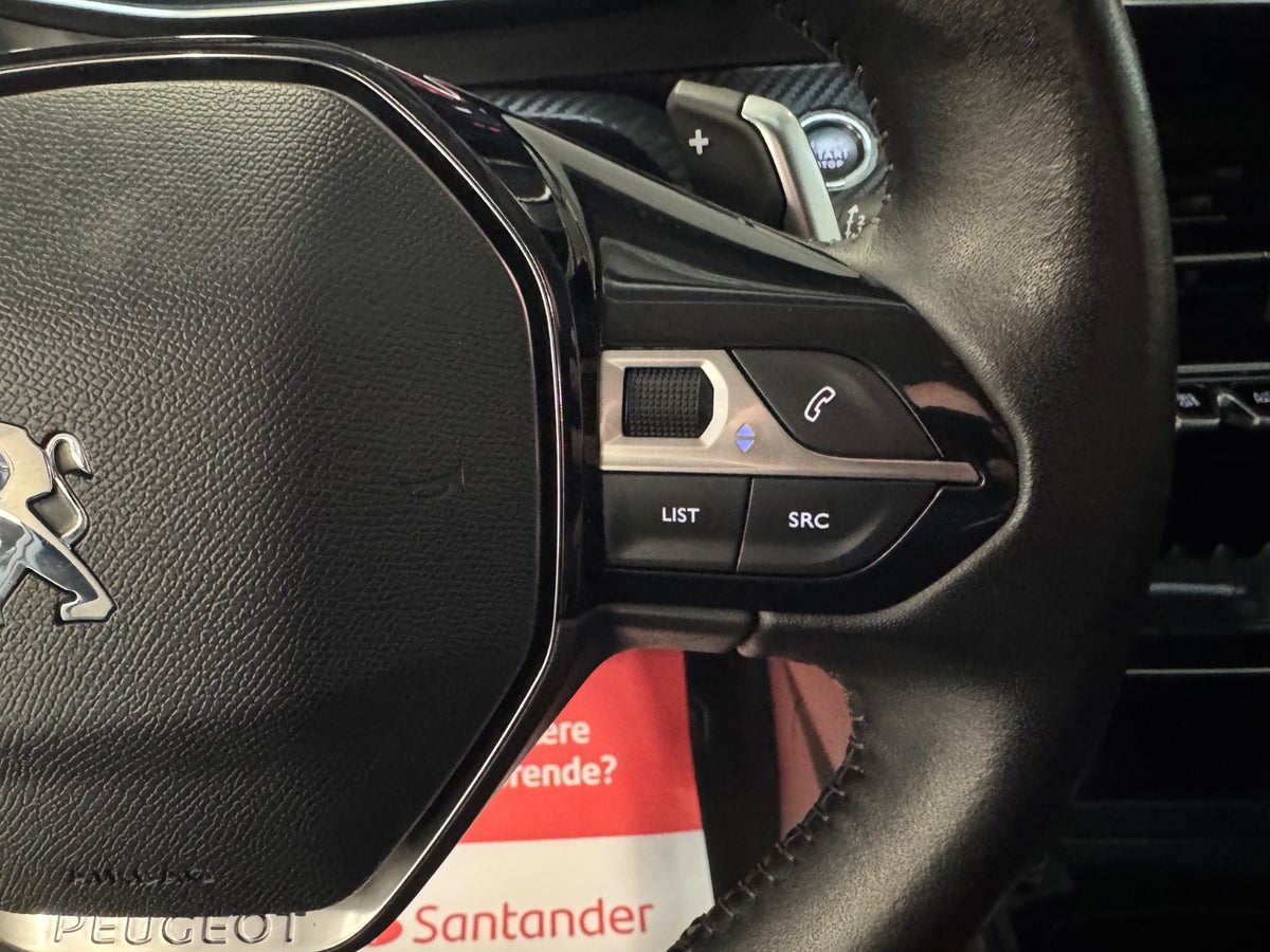 Peugeot 2008 PureTech 130 Selection Tech EAT8