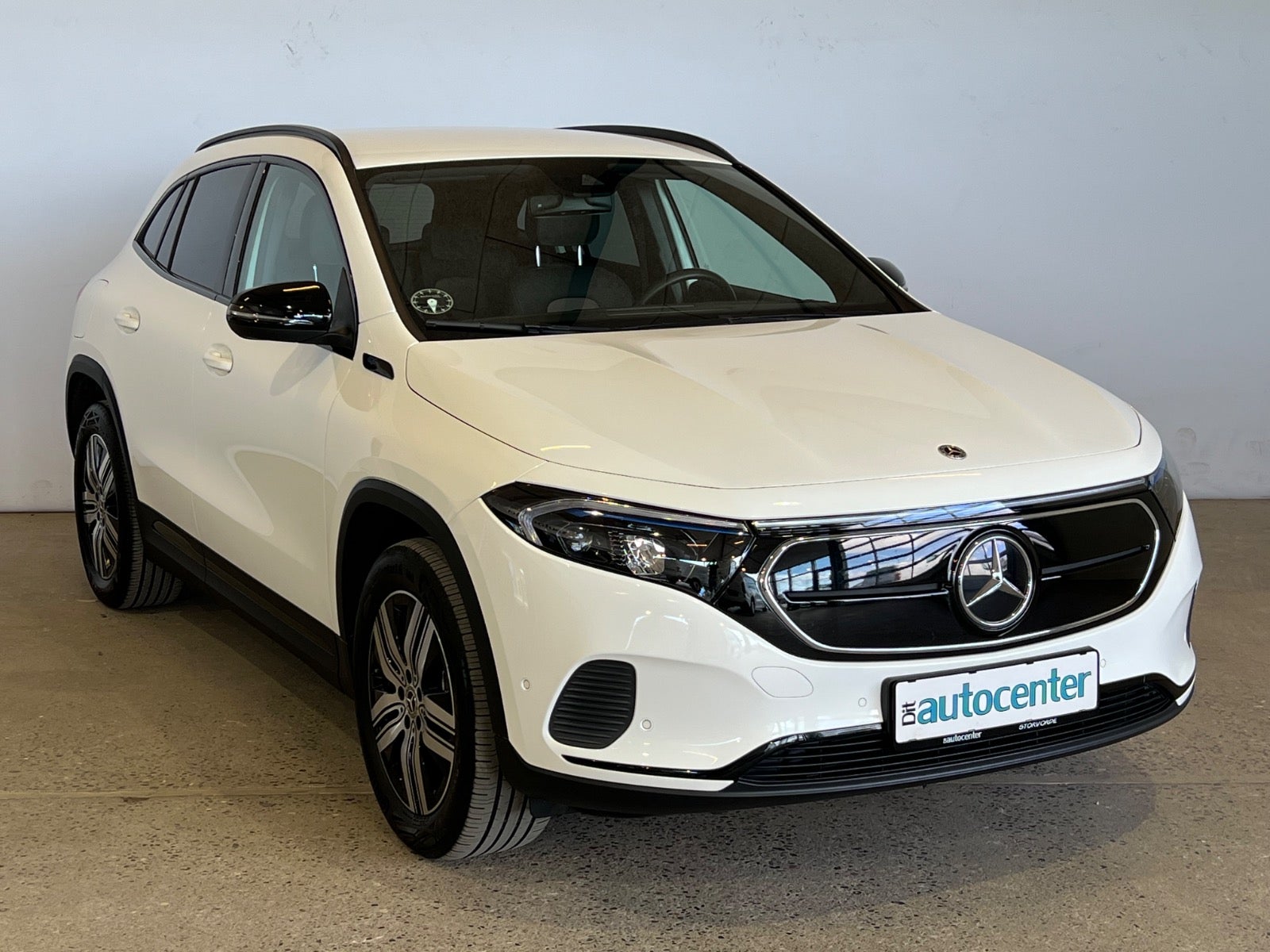 Mercedes EQA250 Electric Art