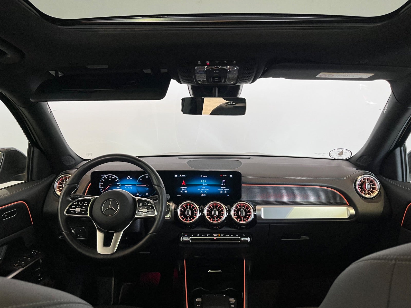 Mercedes EQB250 Electric Art