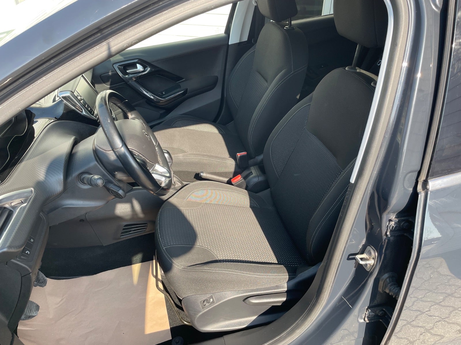 Billede af Peugeot 208 1,2 PureTech 82 Allure Sky