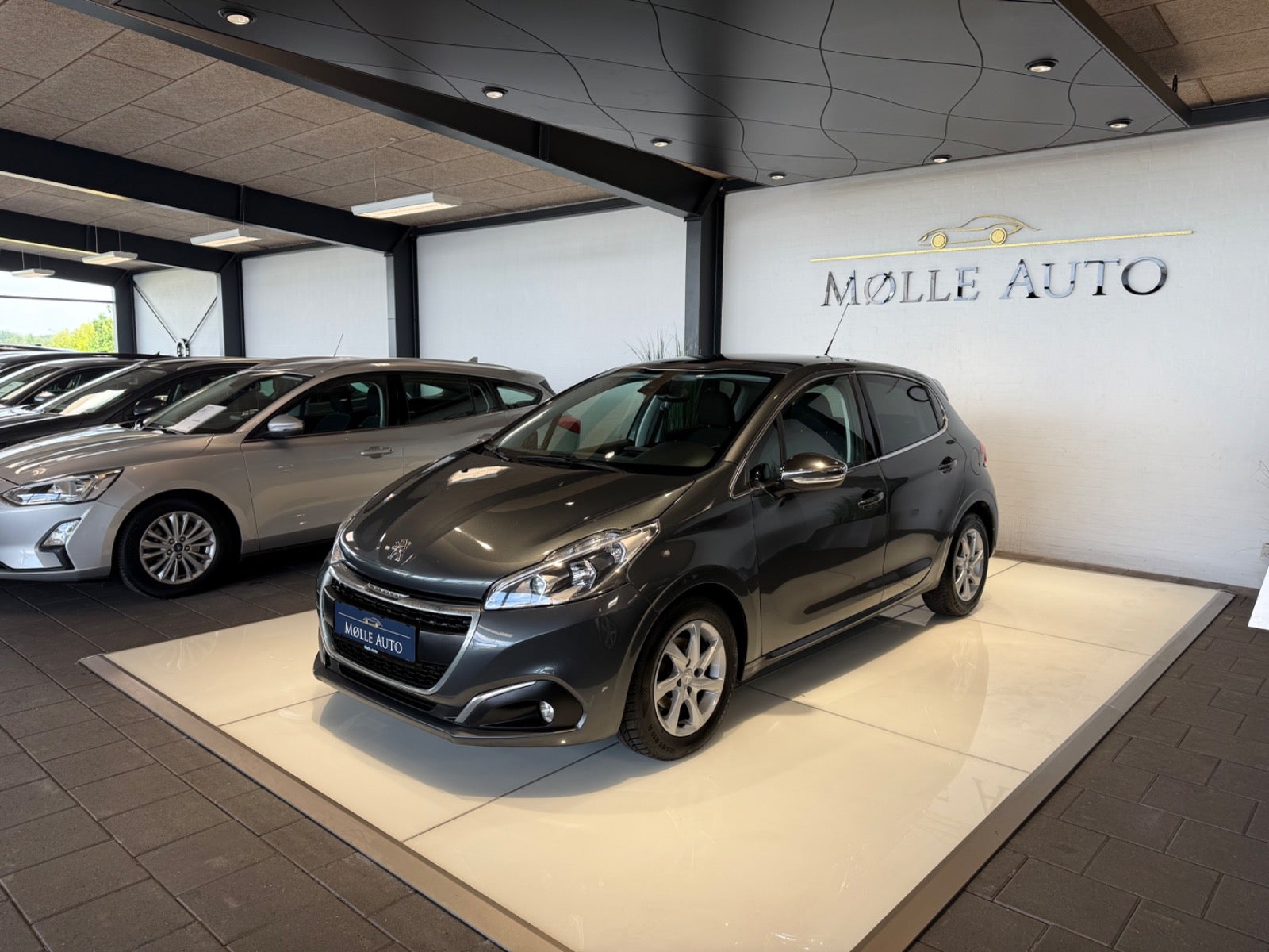 Billede af Peugeot 208 1,6 BlueHDi 100 Allure Sky