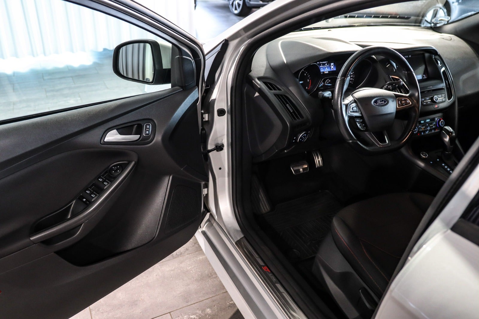 Billede af Ford Focus 1,5 TDCi 120 ST-Line stc. aut.