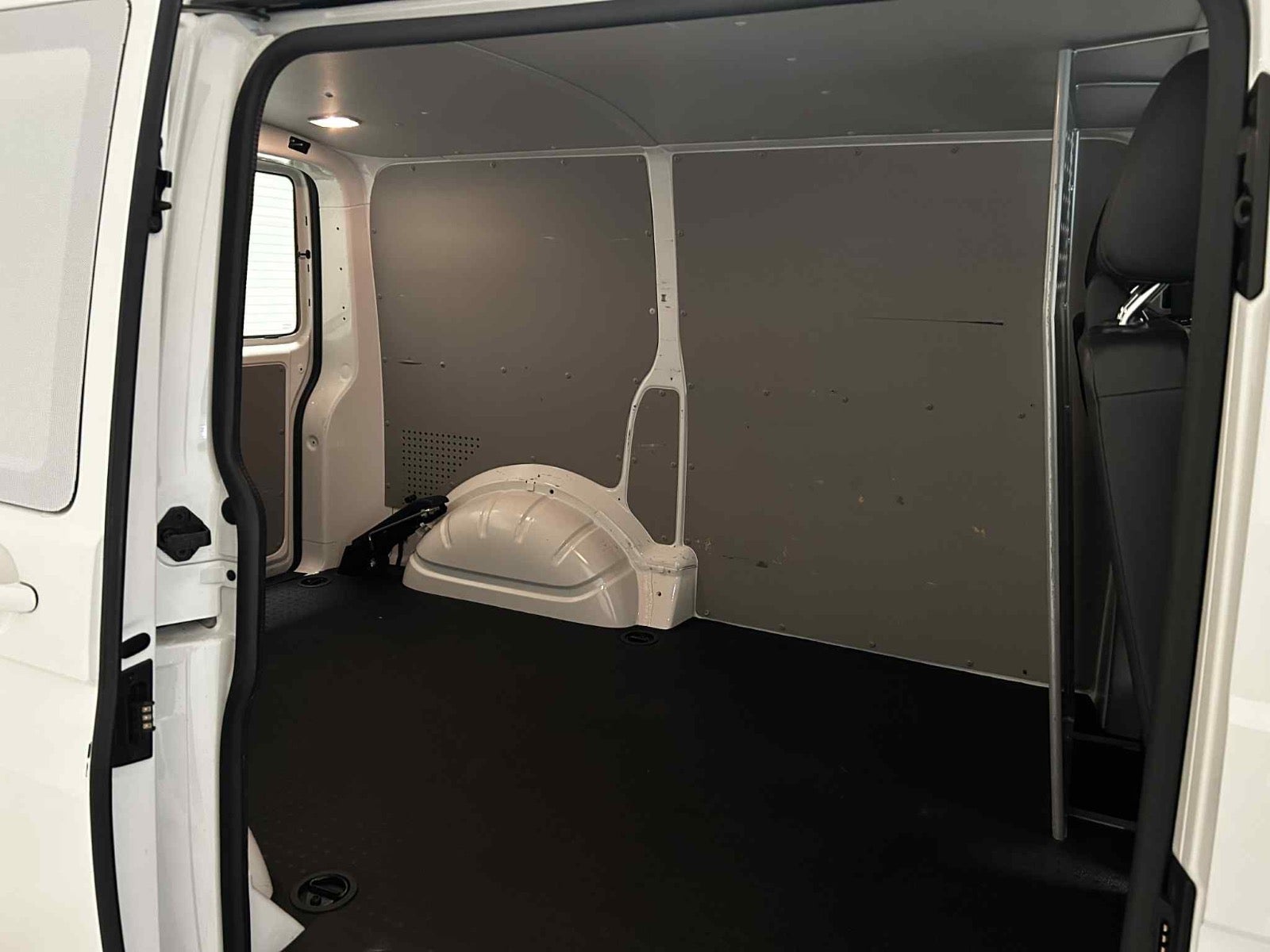 Billede af VW Transporter 2,0 TDi 150 Kassevogn DSG kort