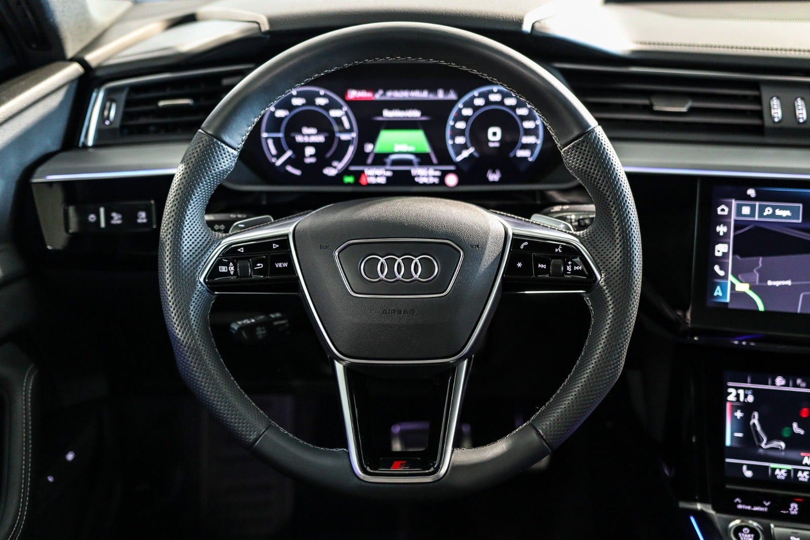 Billede af Audi Q8 e-tron 55 S-line Sportback quattro