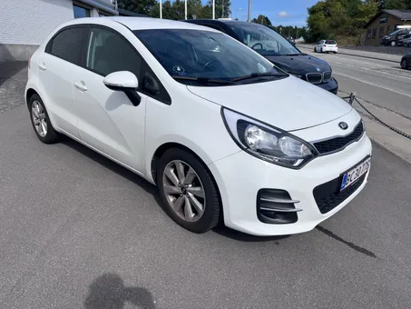 Kia Rio CVVT Attraction