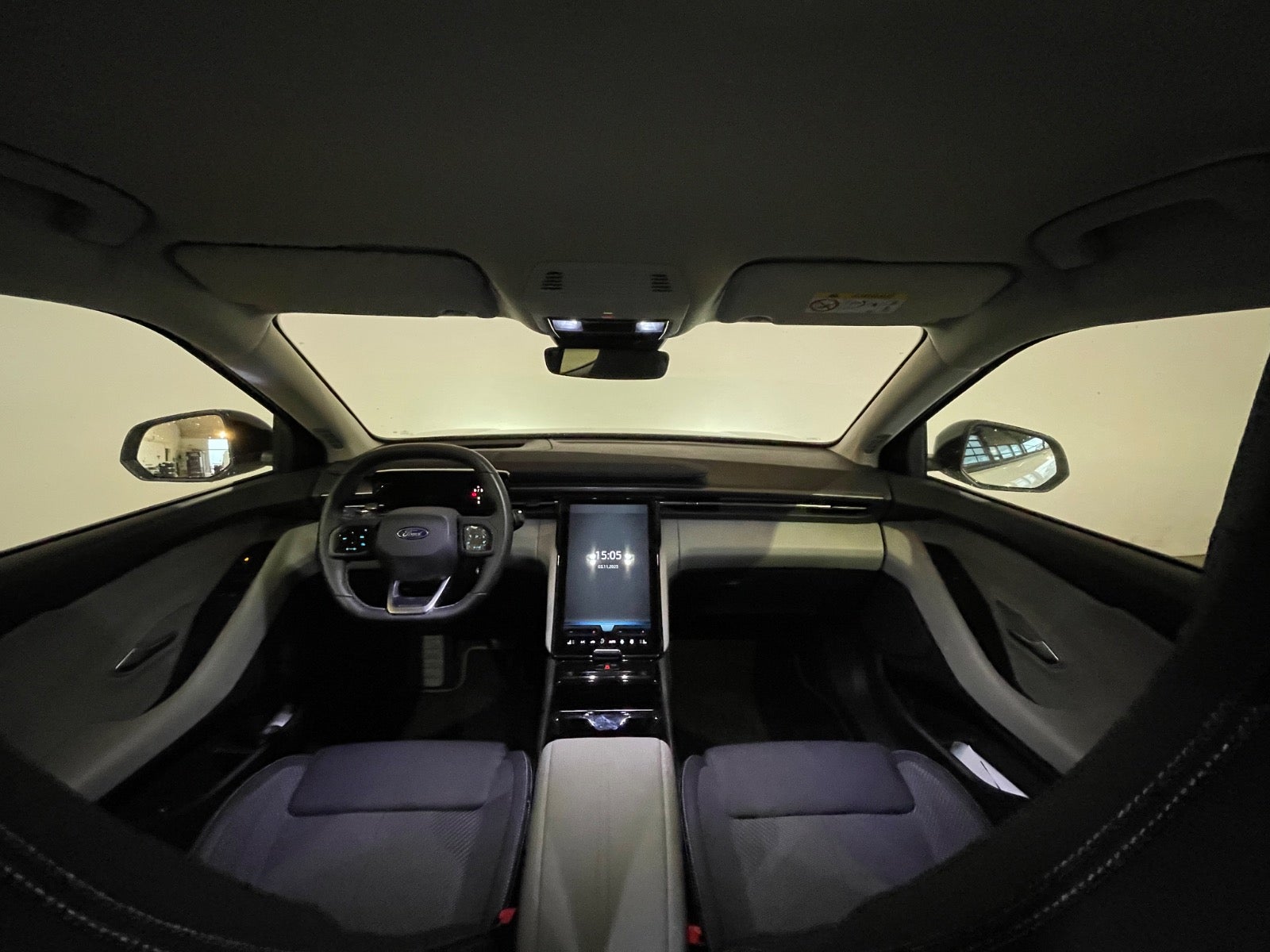 Ford Explorer Select Extended Range