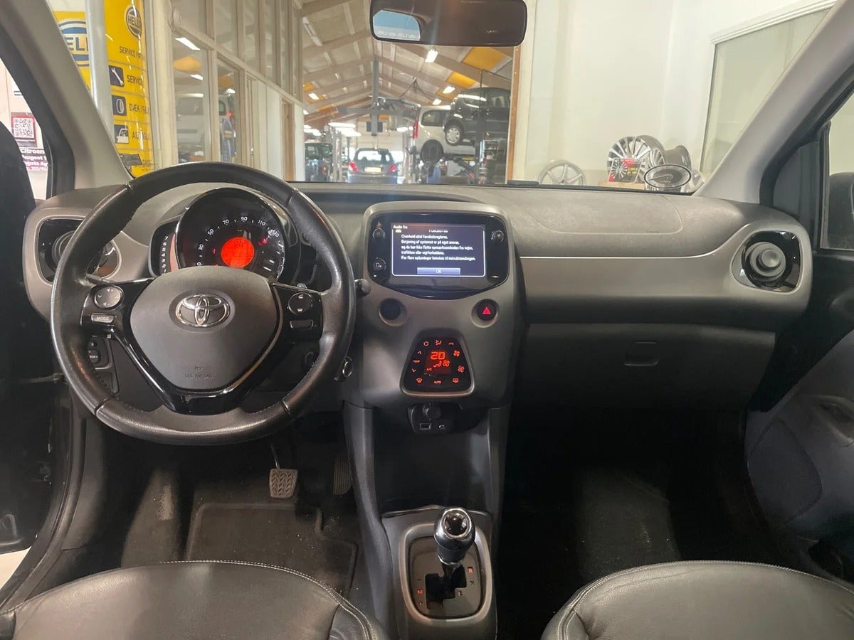 Toyota Aygo VVT-i x-play x-shift