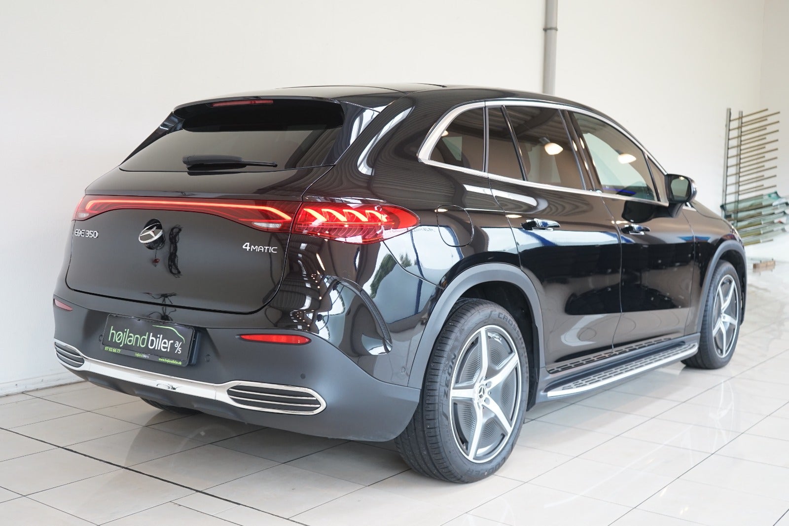 Mercedes EQE350 SUV
