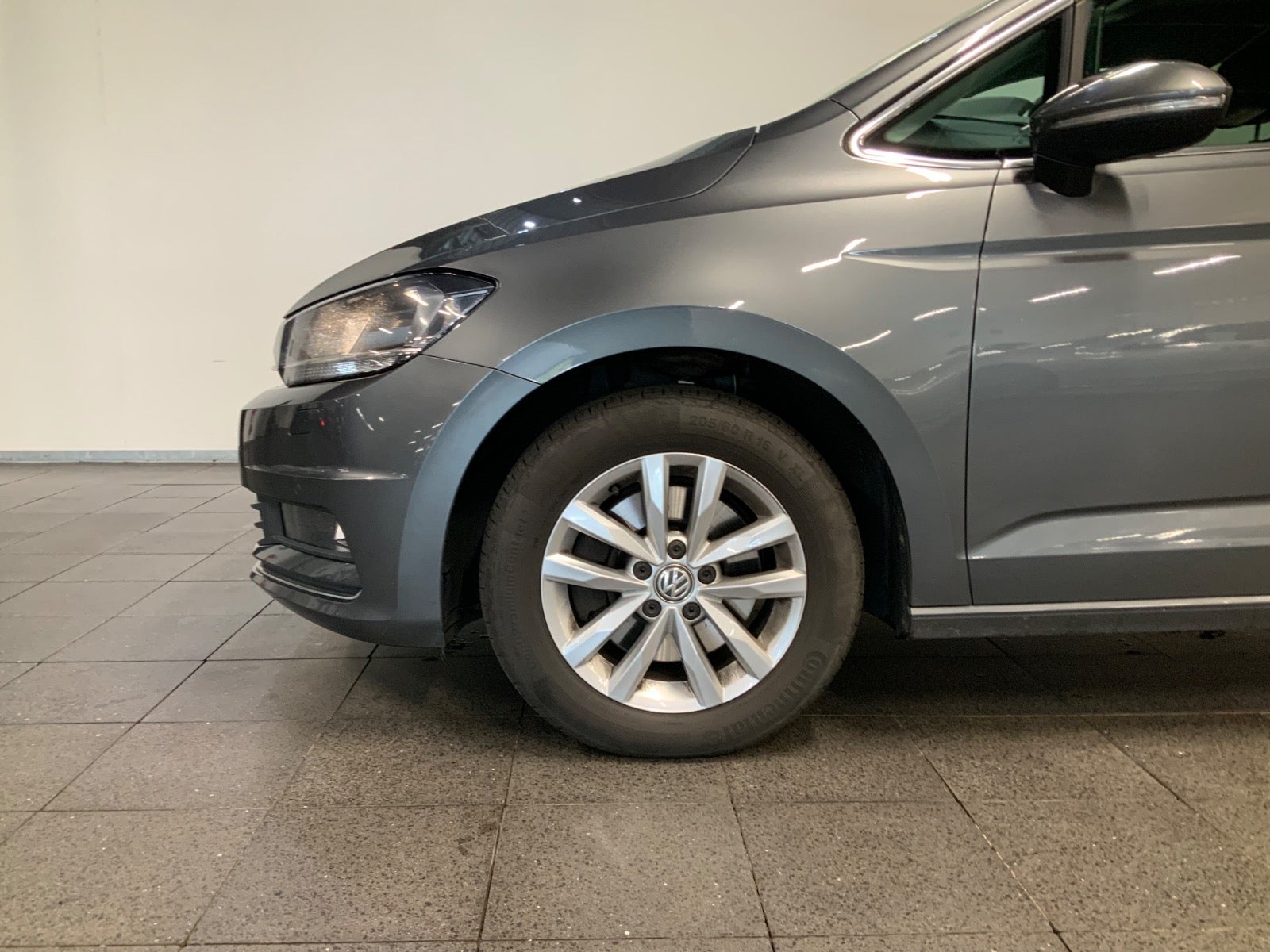 VW Touran (3/8)
