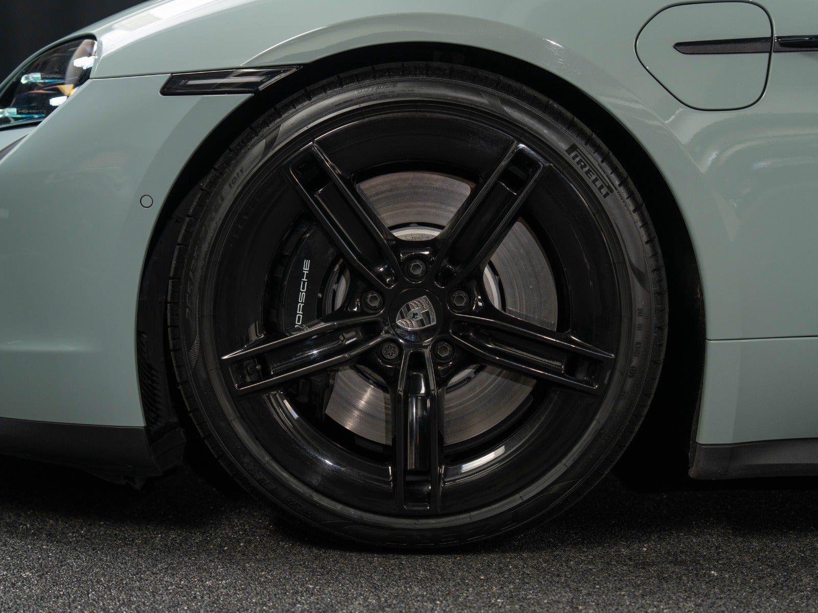 Gallery image 5 of 18