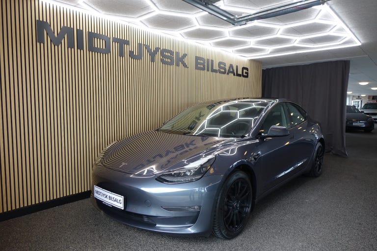 Tesla Model 3 Long Range AWD