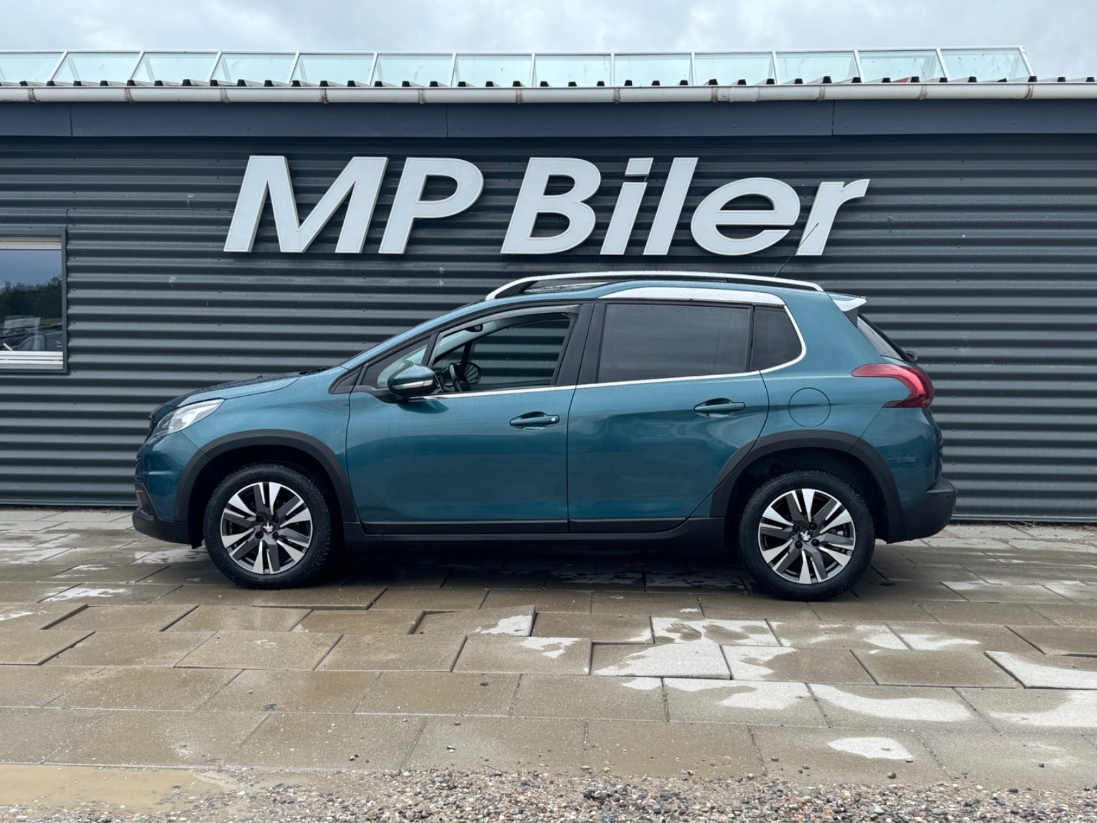 Billede af Peugeot 2008 1,6 BlueHDi 100 Allure Sky