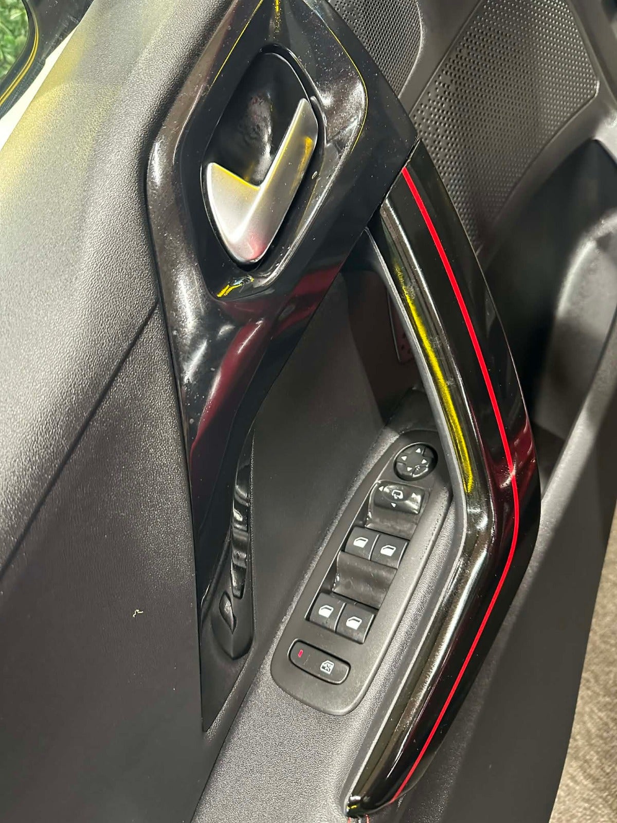 Billede af Peugeot 2008 1,5 BlueHDi 120 GT Line Sky EAT6