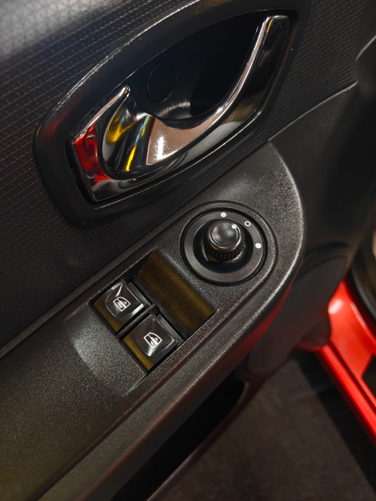 Billede af Renault Clio IV 1,2 16V Authentique Sport Tourer