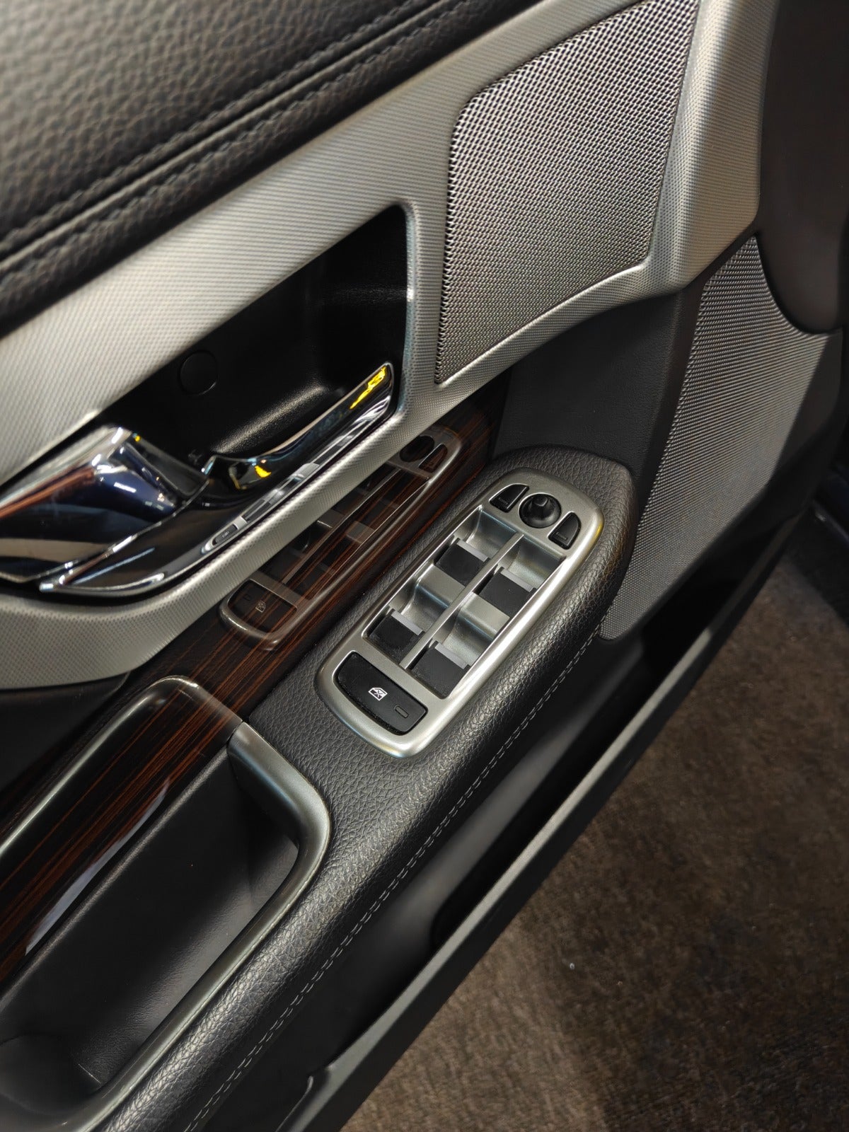Billede af Jaguar XF 2,2 D S Portfolio Sportbrake aut.