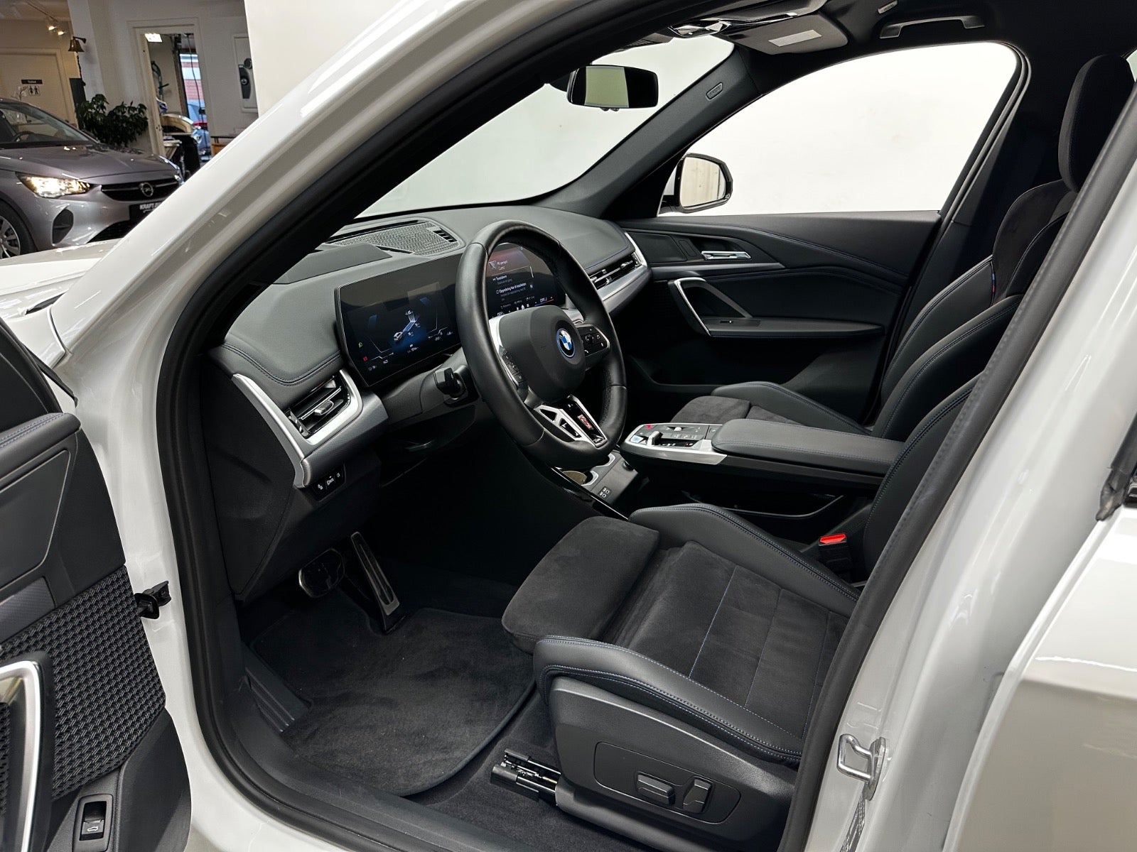 Billede af BMW iX1  eDrive20 Fully Charged M-Sport