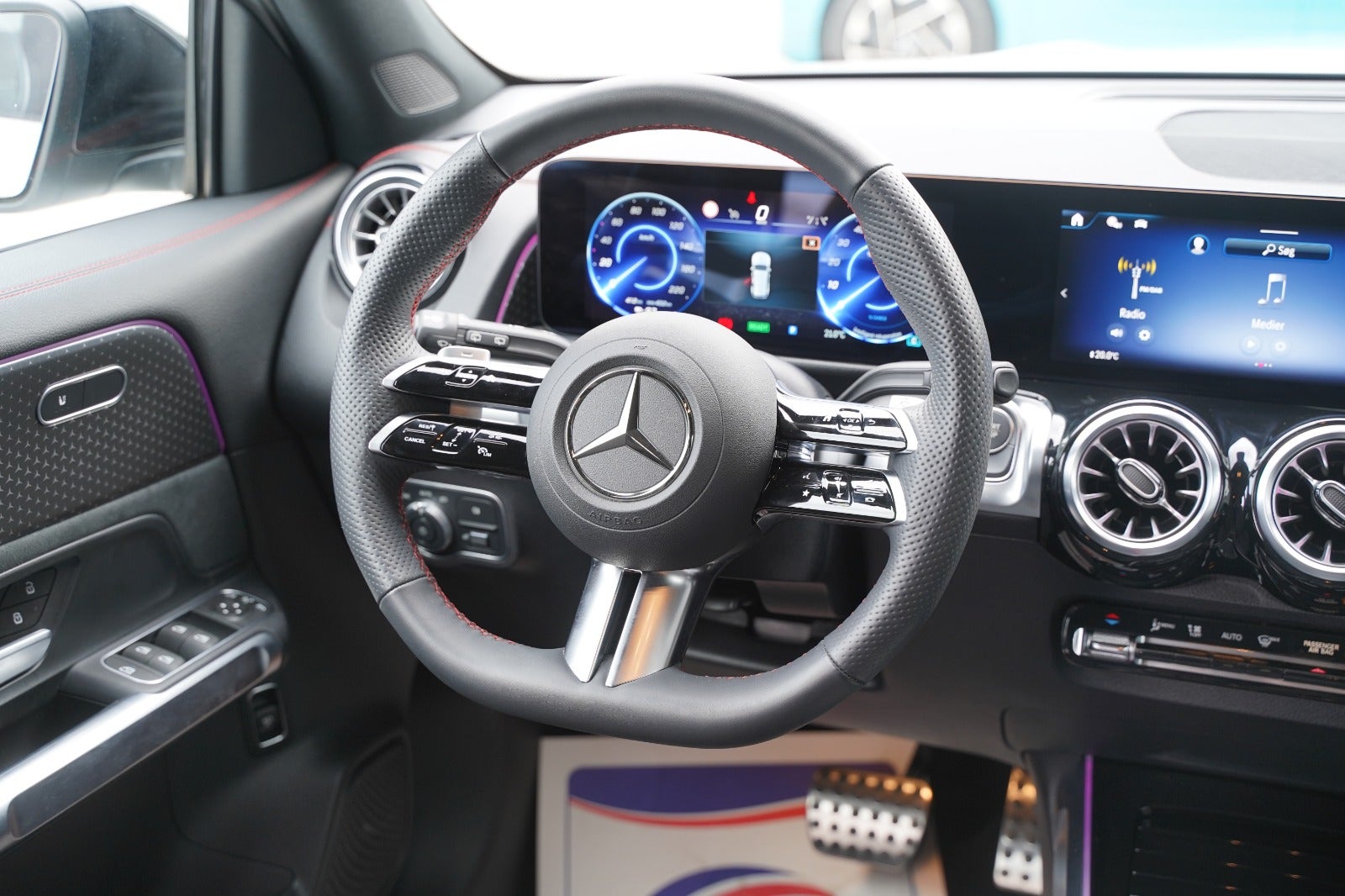Billede af Mercedes EQB300  AMG Line 4Matic