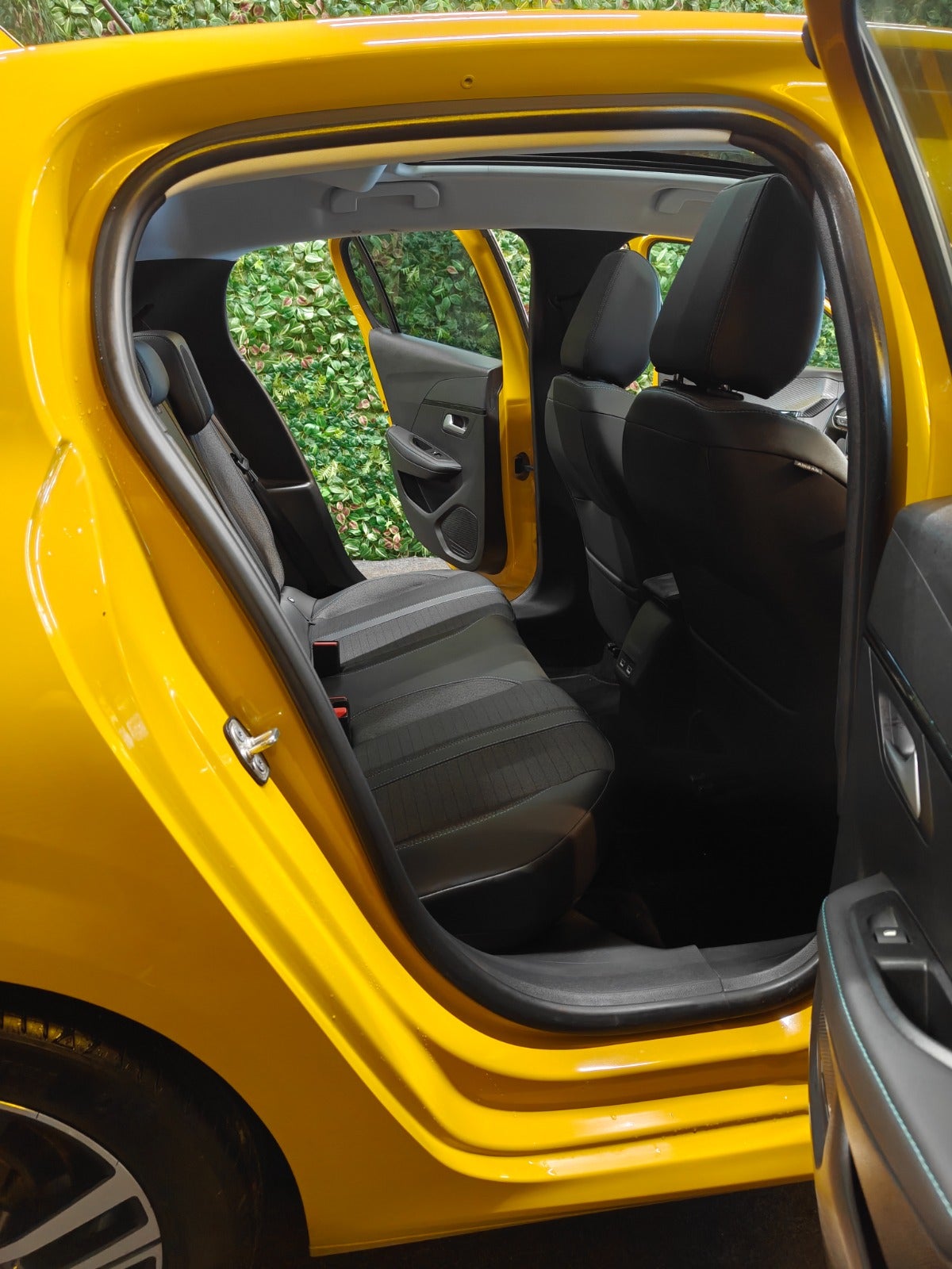 Billede af Peugeot 208 1,5 BlueHDi 100 Allure Sky
