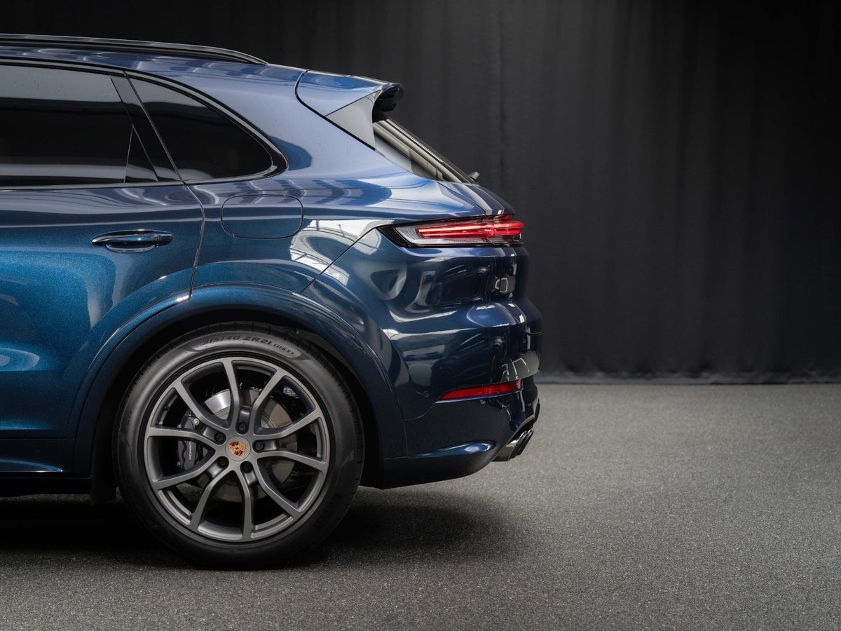 Gallery image 4 of 18