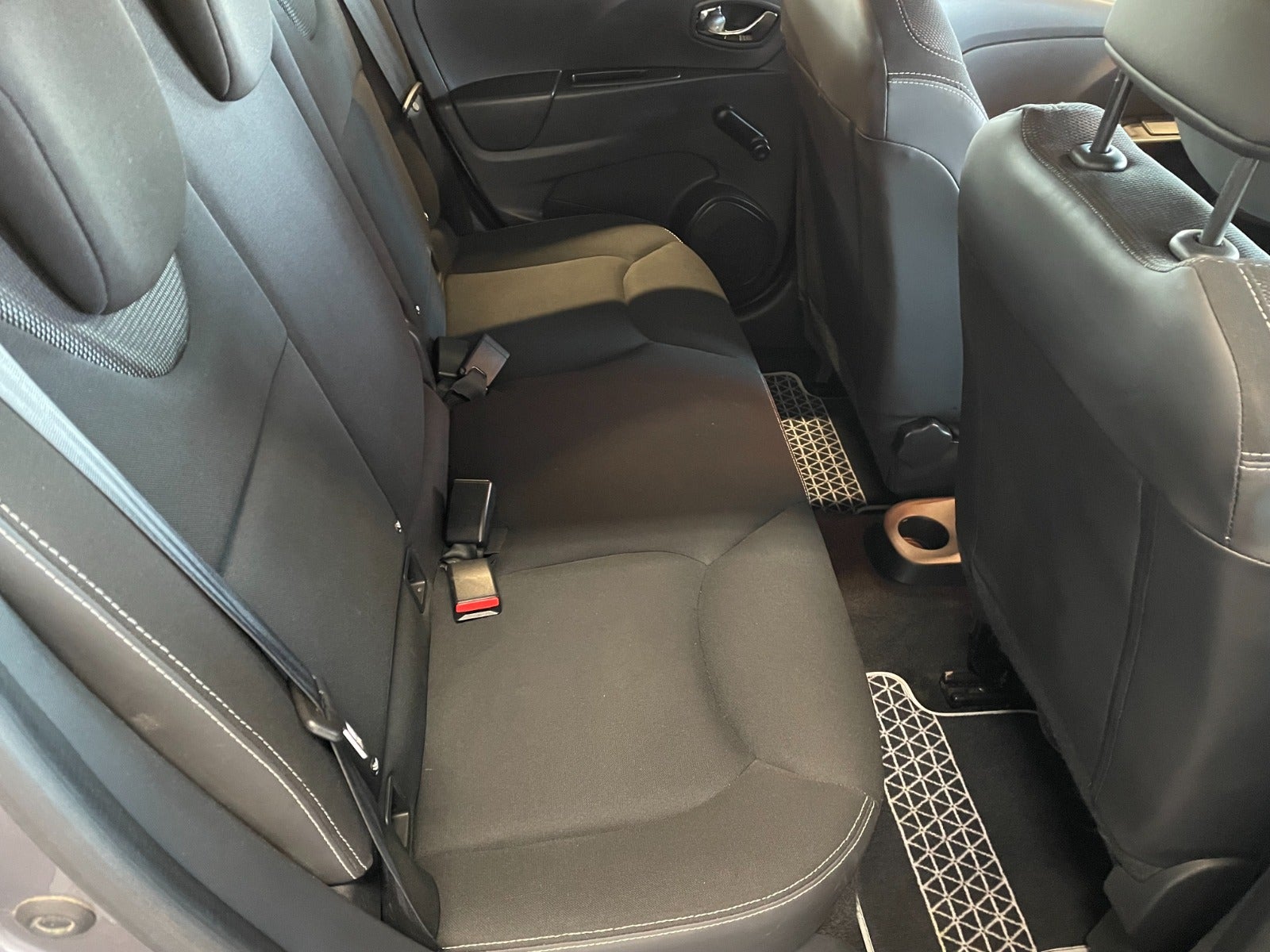 Billede af Renault Clio IV 1,5 dCi 75 Authentique Sport Tourer