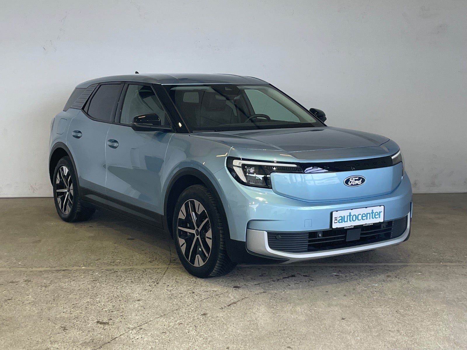 Ford Explorer Select Extended Range AWD