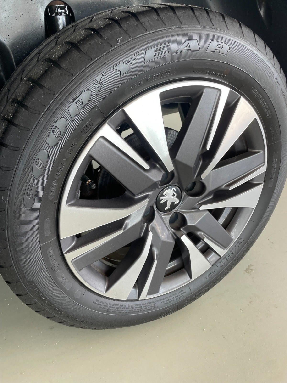 Billede af Peugeot 2008 1,2 PureTech 110 Prestige Sky