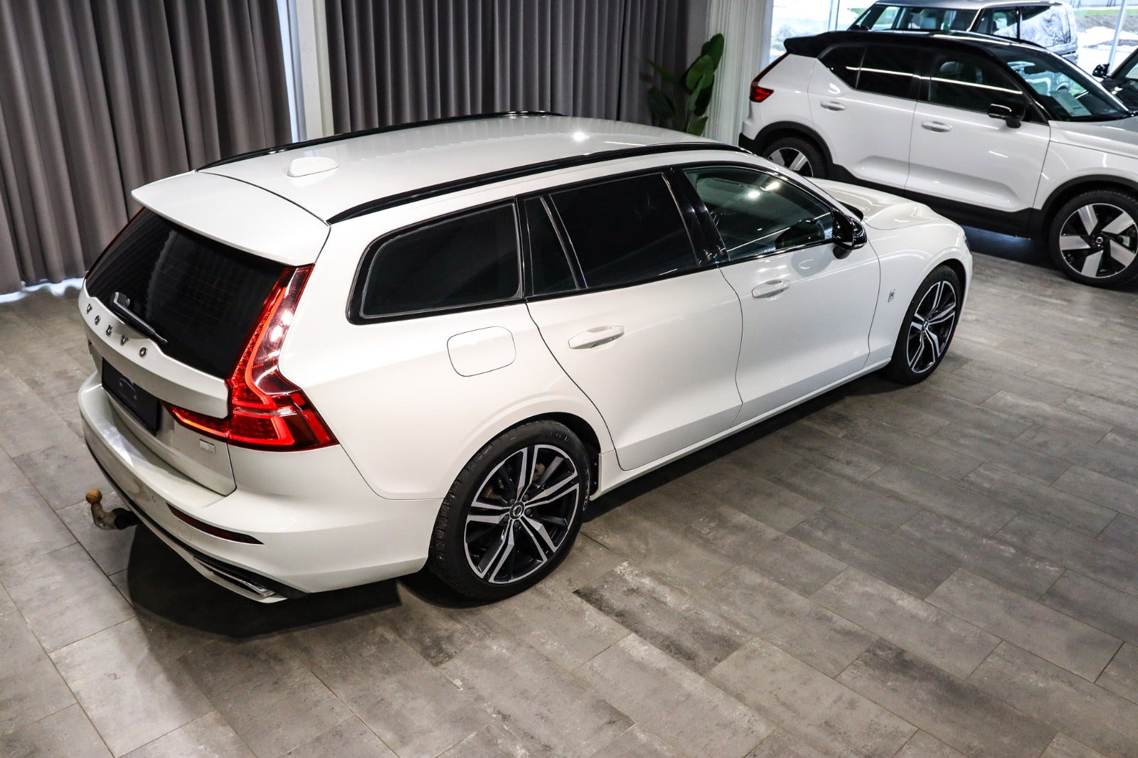 Billede af Volvo V60 2,0 T6 ReCharge R-Design aut. AWD
