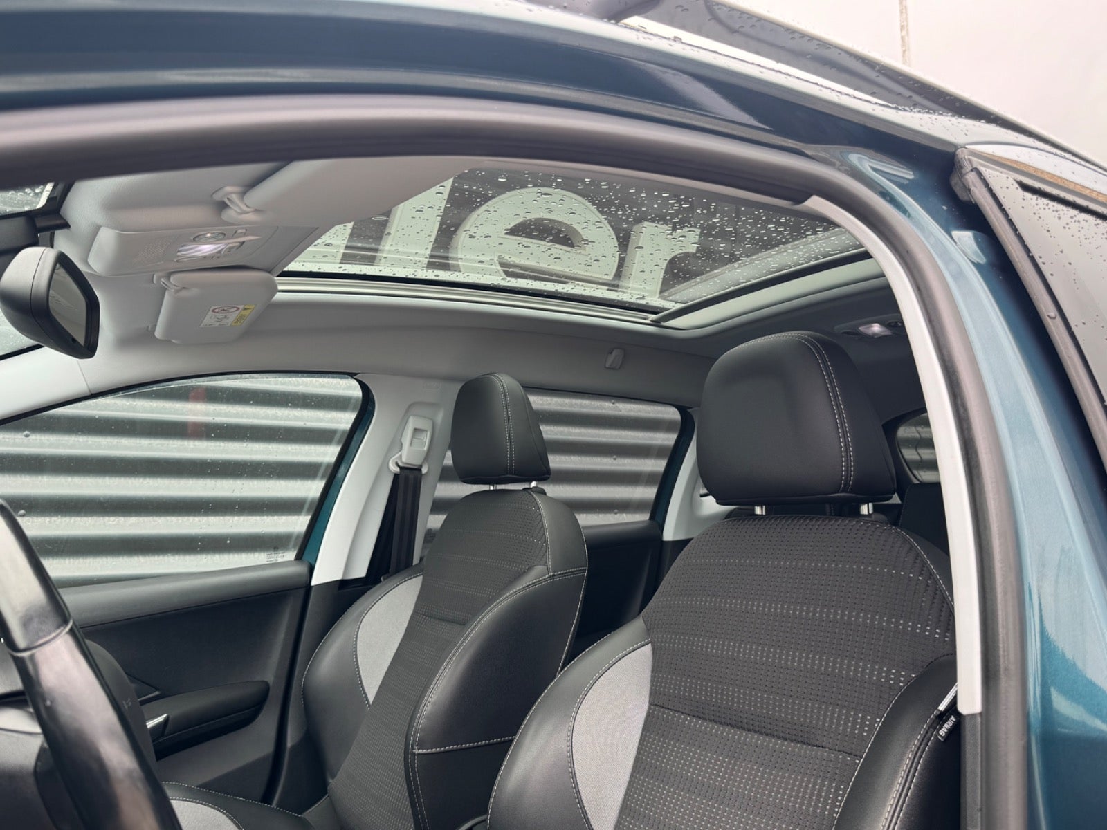 Billede af Peugeot 2008 1,6 BlueHDi 100 Allure Sky
