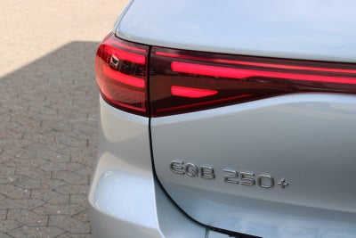 Mercedes EQB250+ 