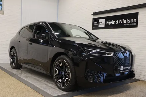 BMW iX xDrive40 Fully Charged Sport