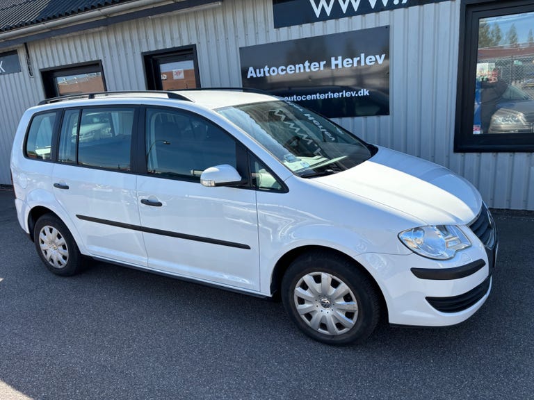 VW Touran TDi 105 Conceptline Van