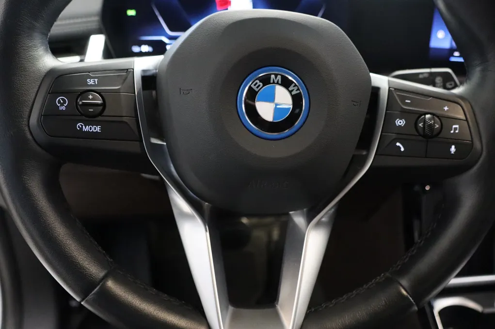 BMW iX1 xDrive30 X-Line