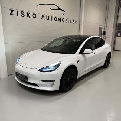 Tesla Model 3  Long Range AWD 4d
