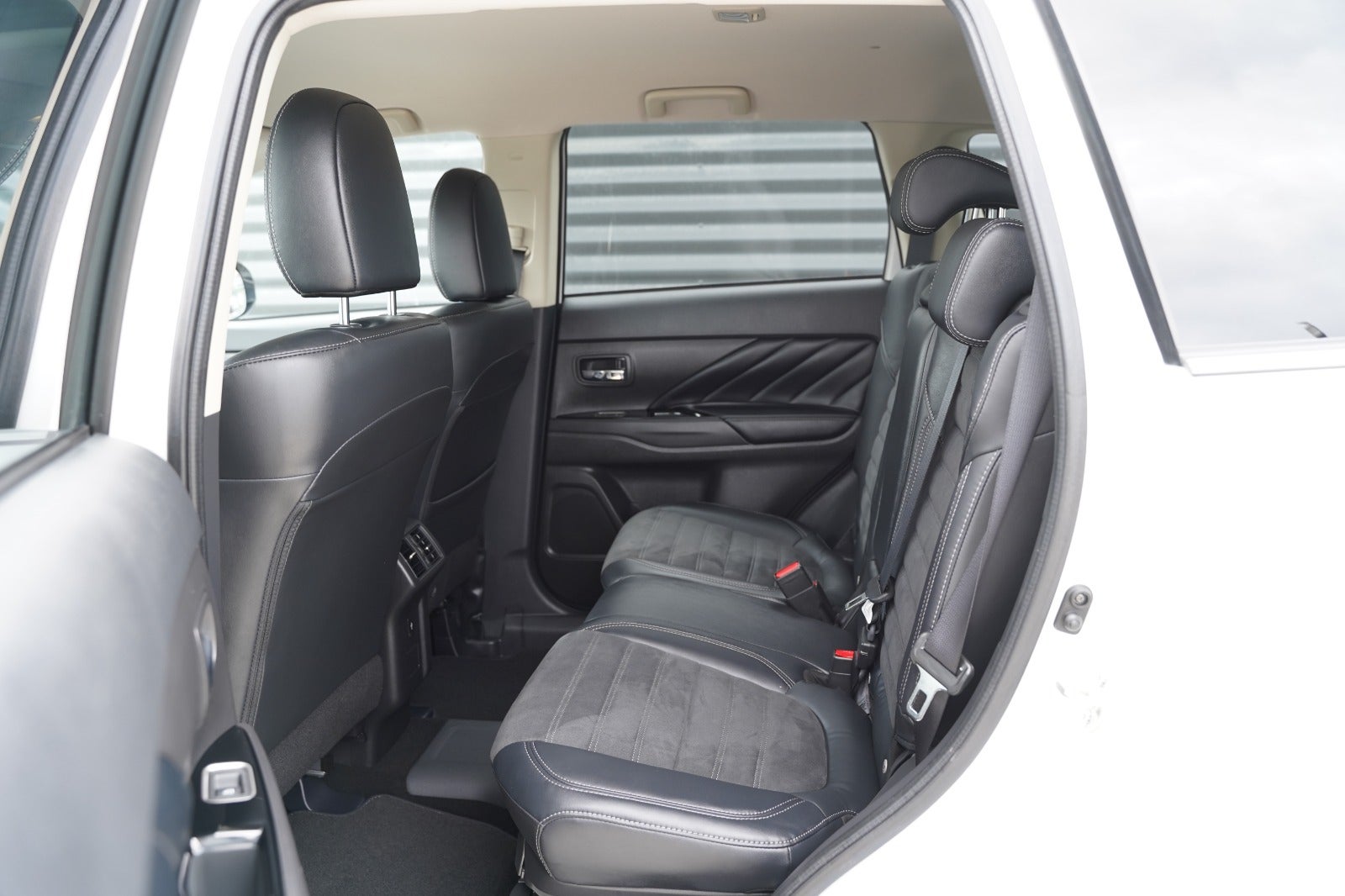 Billede af Mitsubishi Outlander 2,4 PHEV Inform+ CVT 4WD