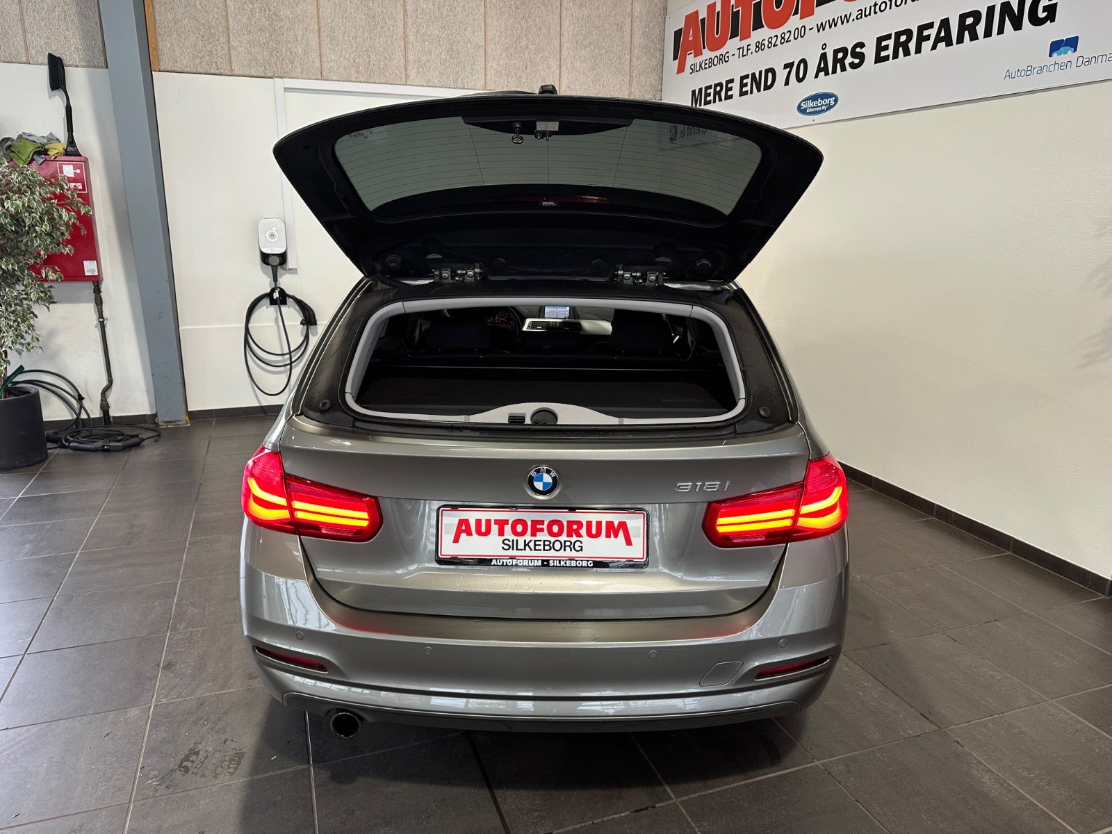 BMW 318i, Billede 13
