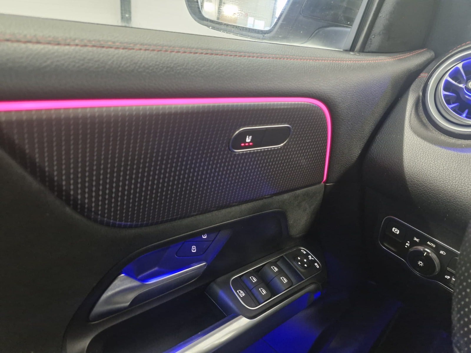 Billede af Mercedes EQB300  AMG Line 4Matic 7prs