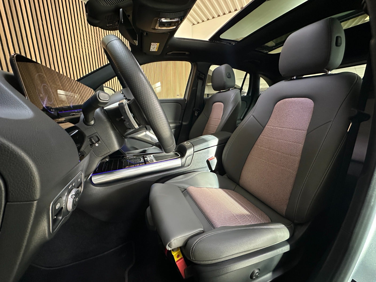 Billede af Mercedes EQA300  4Matic