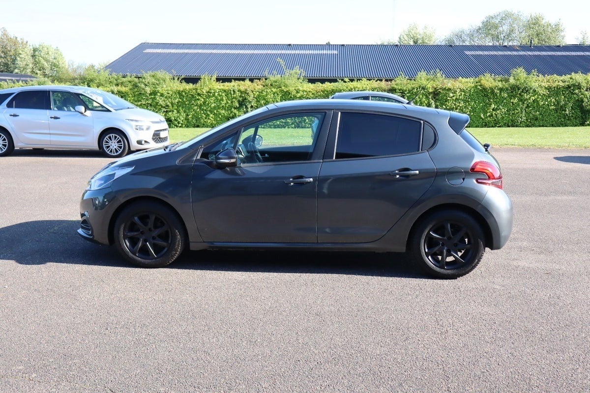 Billede af Peugeot 208 1,6 BlueHDi 100 Allure Sky