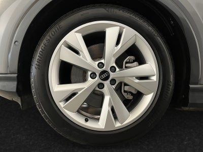 Audi Q4 e-tron S-line quattro Van